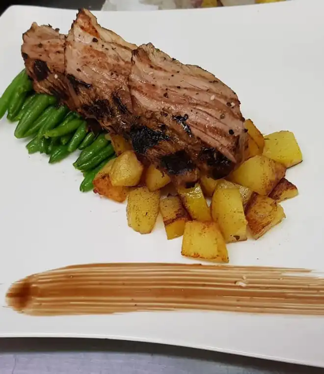 Restaurant dish